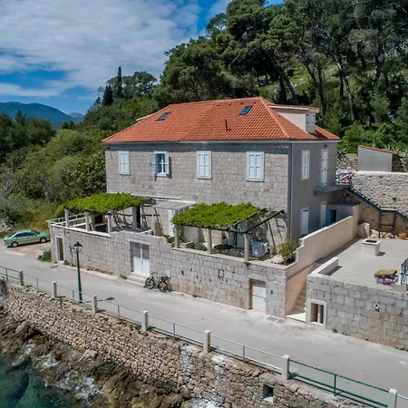 Seafront Marina 아파트 젤사