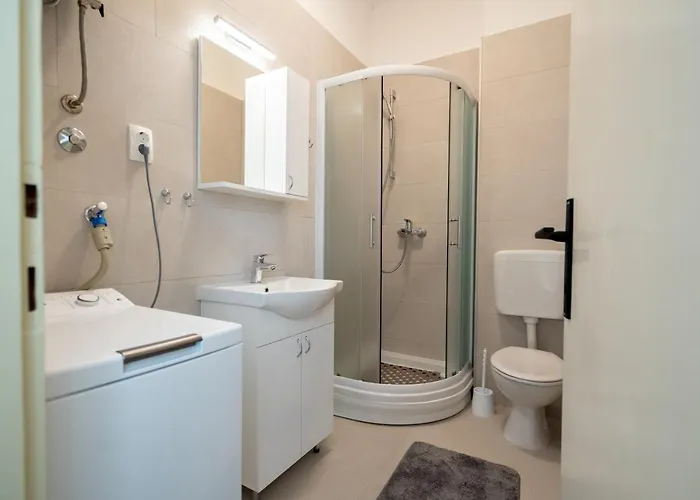 Seafront Marina * 젤사