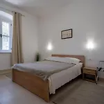Seafront Marina Apartamento *