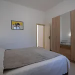 Seafront Marina Apartamento