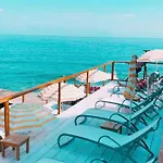 Seafront Marina Apartamento *