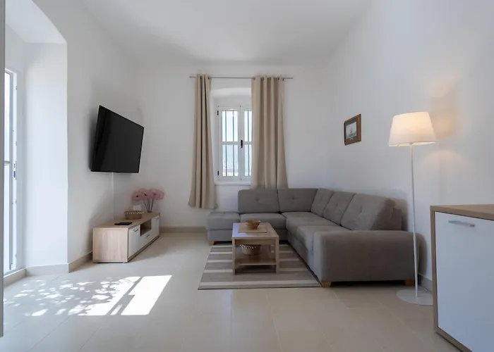 Seafront Marina * Jelsa (Hvar)