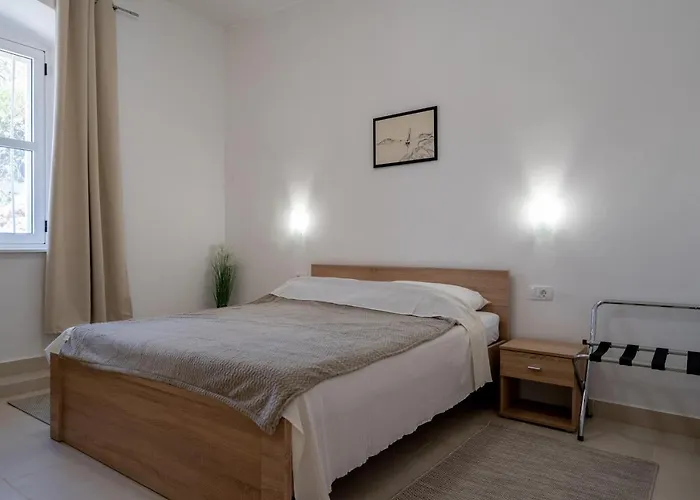 Seafront Marina Jelsa (Hvar)